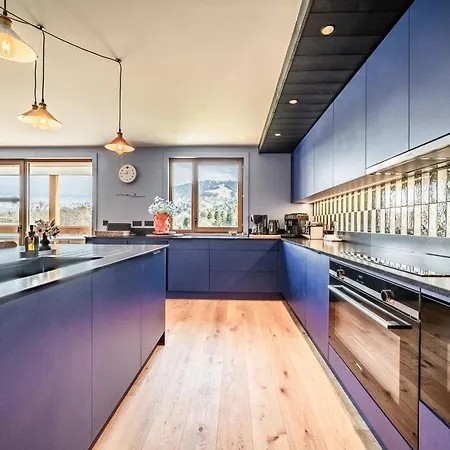 Apartman Spritz - By Emerald