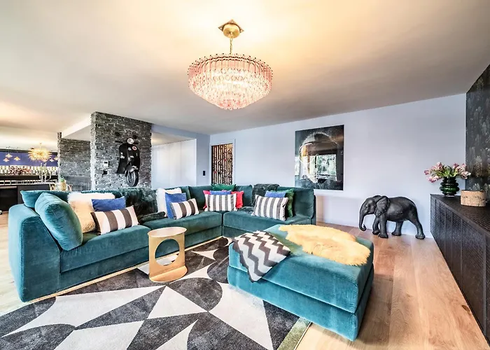 Spritz - By Emerald Apartment