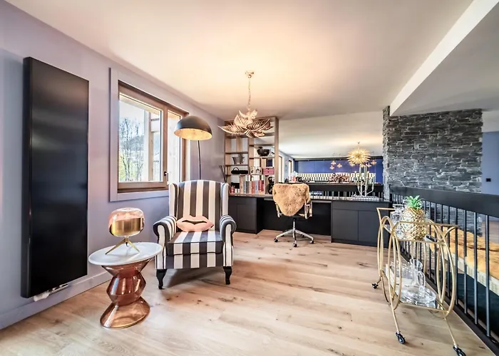 Spritz - By Emerald Apartment *