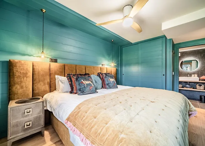 Spritz - By Emerald Apartment *