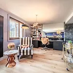 Spritz - By Emerald Apartment *