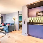 Spritz - By Emerald Apartment *
